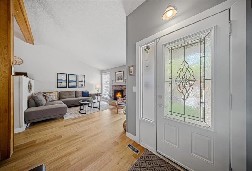 242 Tufnell, 3 Bedrooms Bedrooms, 11 Rooms Rooms,2 BathroomsBathrooms,Residential,For Sale,Tufnell