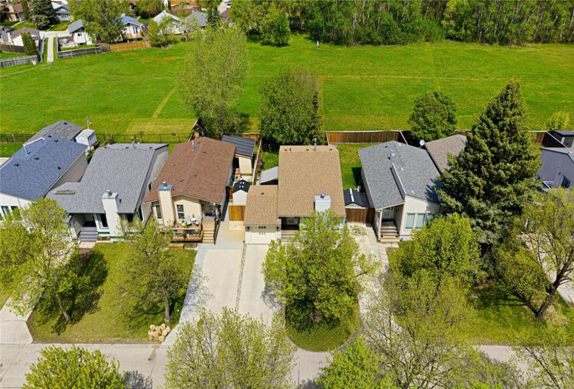 242 Tufnell, 3 Bedrooms Bedrooms, 11 Rooms Rooms,2 BathroomsBathrooms,Residential,For Sale,Tufnell