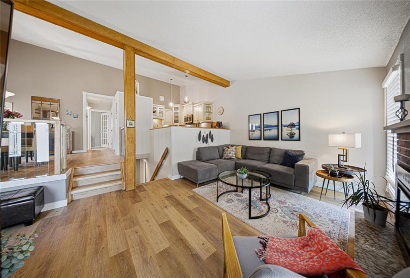 242 Tufnell, 3 Bedrooms Bedrooms, 11 Rooms Rooms,2 BathroomsBathrooms,Residential,For Sale,Tufnell