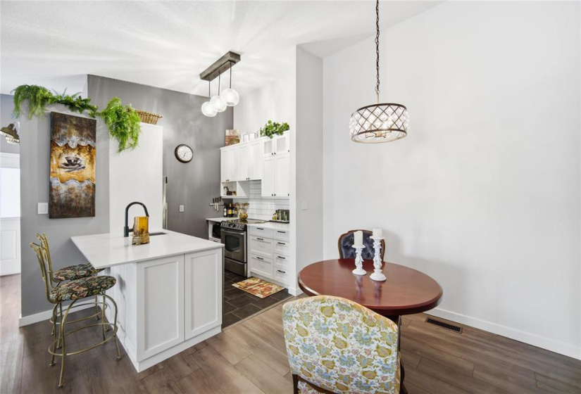 132 Portsmouth, 2 Bedrooms Bedrooms, 8 Rooms Rooms,2 BathroomsBathrooms,Condominium,For Sale,Portsmouth