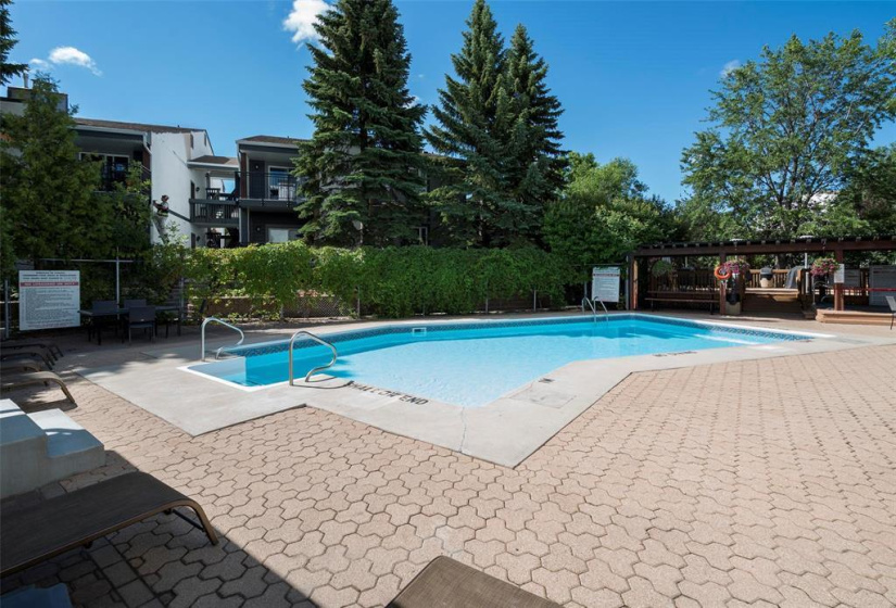 132 Portsmouth, 2 Bedrooms Bedrooms, 8 Rooms Rooms,2 BathroomsBathrooms,Condominium,For Sale,Portsmouth