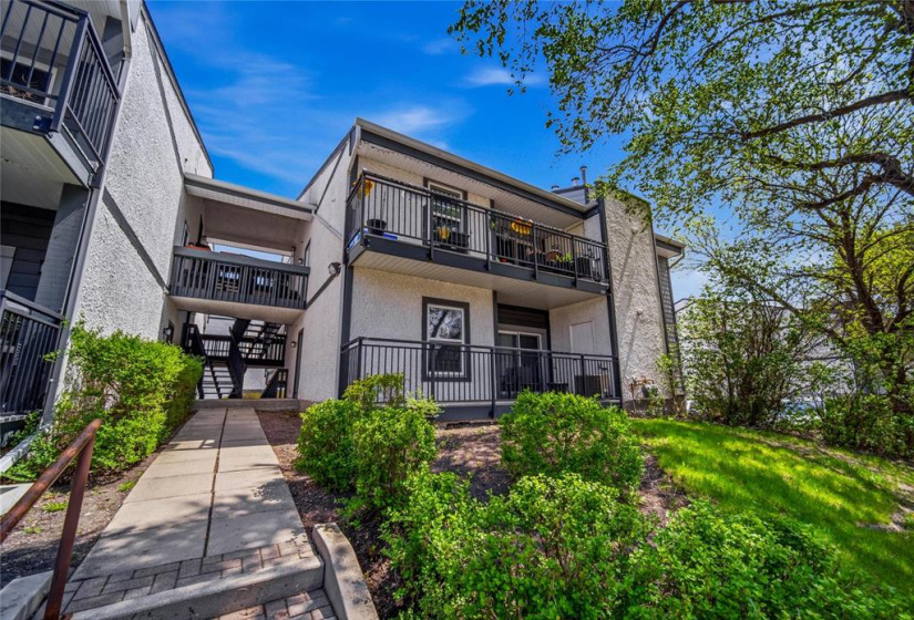 132 Portsmouth, 2 Bedrooms Bedrooms, 8 Rooms Rooms,2 BathroomsBathrooms,Condominium,For Sale,Portsmouth