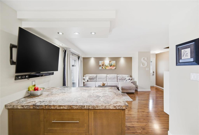 2825 Ness, 4 Bedrooms Bedrooms, 9 Rooms Rooms,1 BathroomBathrooms,Condominium,For Sale,Ness