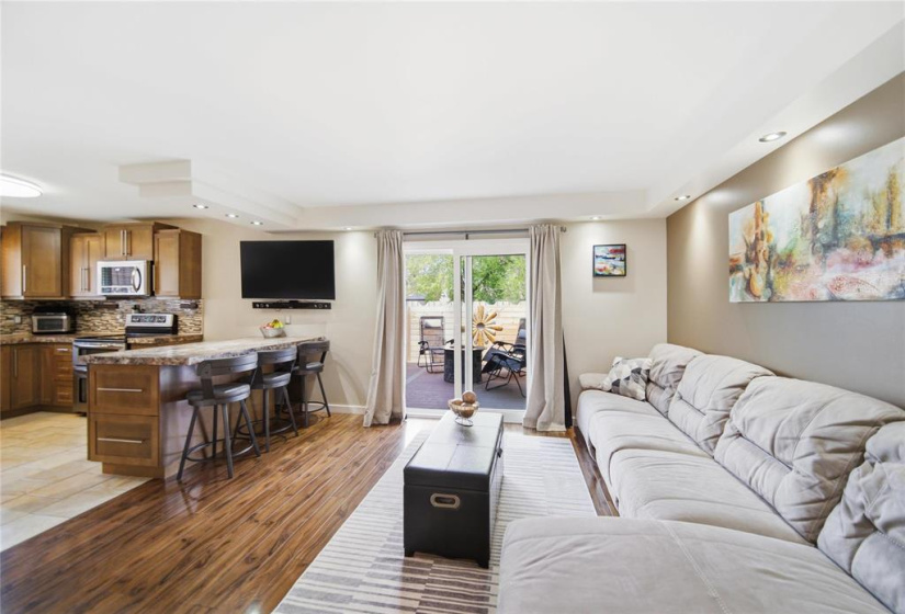 2825 Ness, 4 Bedrooms Bedrooms, 9 Rooms Rooms,1 BathroomBathrooms,Condominium,For Sale,Ness