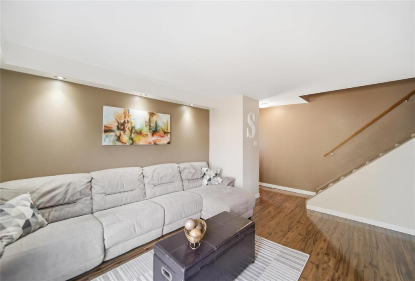2825 Ness, 4 Bedrooms Bedrooms, 9 Rooms Rooms,1 BathroomBathrooms,Condominium,For Sale,Ness