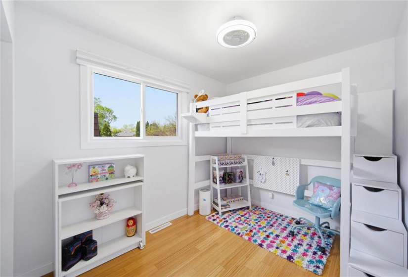 2825 Ness, 4 Bedrooms Bedrooms, 9 Rooms Rooms,1 BathroomBathrooms,Condominium,For Sale,Ness