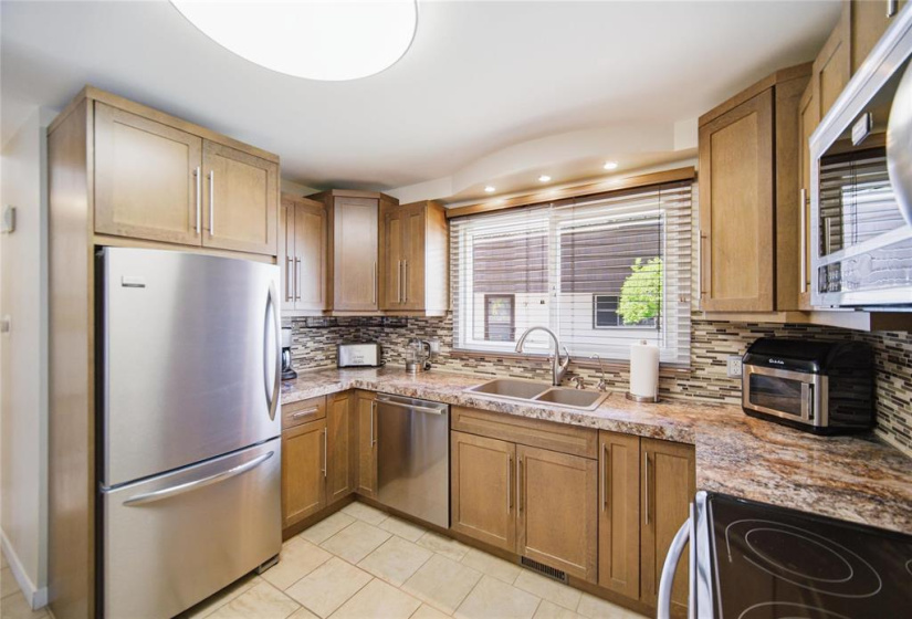 2825 Ness, 4 Bedrooms Bedrooms, 9 Rooms Rooms,1 BathroomBathrooms,Condominium,For Sale,Ness