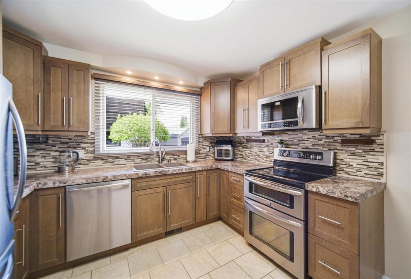 2825 Ness, 4 Bedrooms Bedrooms, 9 Rooms Rooms,1 BathroomBathrooms,Condominium,For Sale,Ness