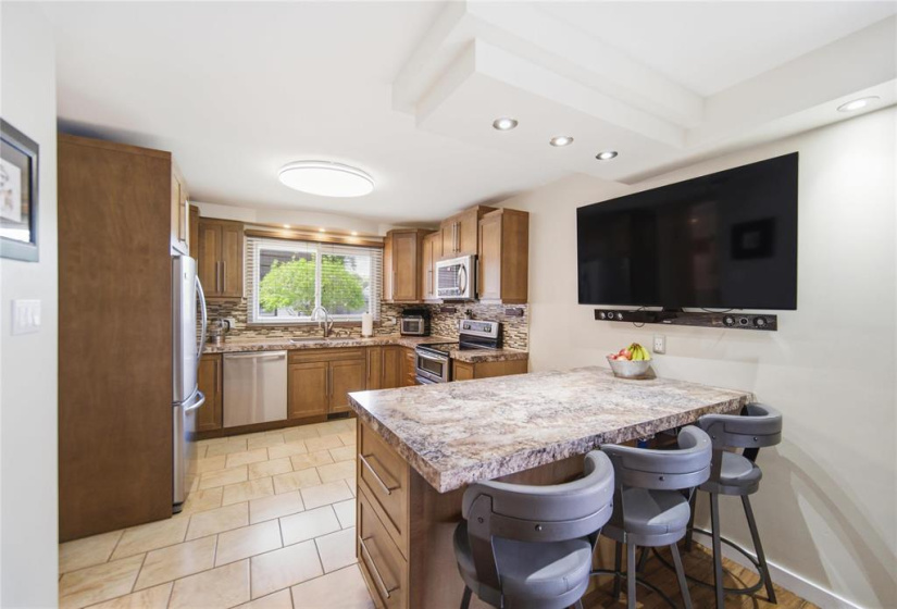 2825 Ness, 4 Bedrooms Bedrooms, 9 Rooms Rooms,1 BathroomBathrooms,Condominium,For Sale,Ness