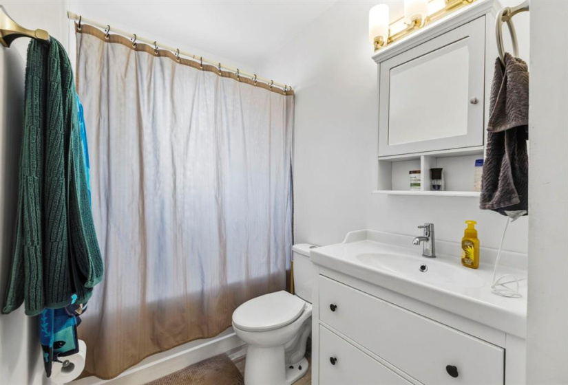 214 Hindley, 4 Bedrooms Bedrooms, 12 Rooms Rooms,2 BathroomsBathrooms,Residential,For Sale,Hindley