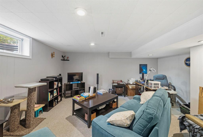214 Hindley, 4 Bedrooms Bedrooms, 12 Rooms Rooms,2 BathroomsBathrooms,Residential,For Sale,Hindley