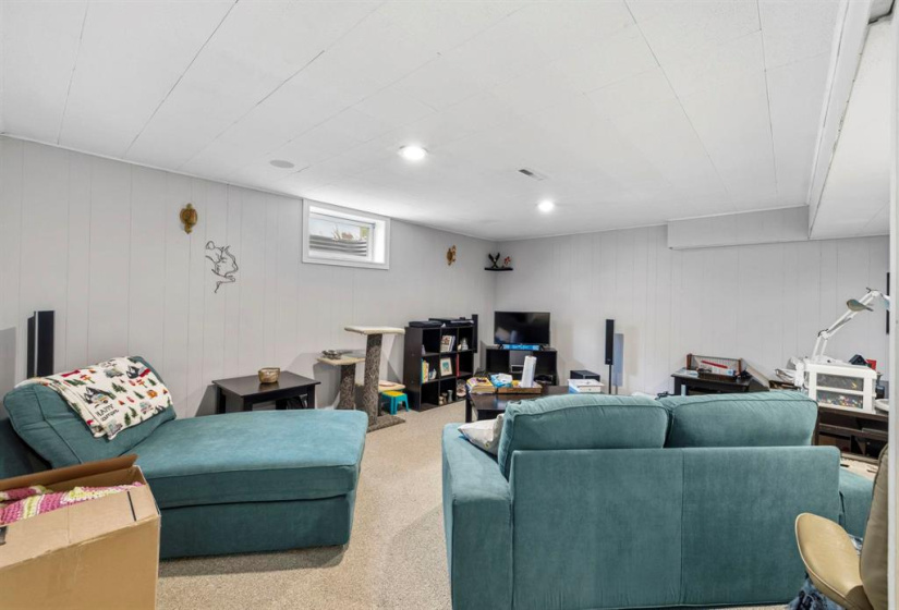 214 Hindley, 4 Bedrooms Bedrooms, 12 Rooms Rooms,2 BathroomsBathrooms,Residential,For Sale,Hindley