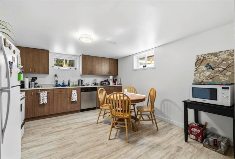 214 Hindley, 4 Bedrooms Bedrooms, 12 Rooms Rooms,2 BathroomsBathrooms,Residential,For Sale,Hindley