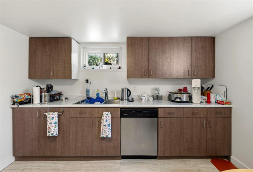 214 Hindley, 4 Bedrooms Bedrooms, 12 Rooms Rooms,2 BathroomsBathrooms,Residential,For Sale,Hindley