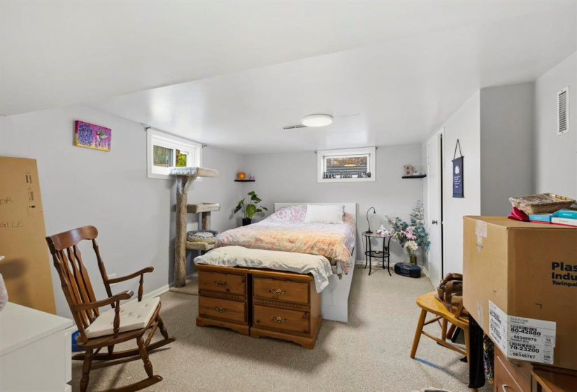 214 Hindley, 4 Bedrooms Bedrooms, 12 Rooms Rooms,2 BathroomsBathrooms,Residential,For Sale,Hindley