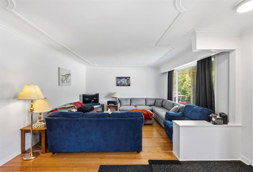 214 Hindley, 4 Bedrooms Bedrooms, 12 Rooms Rooms,2 BathroomsBathrooms,Residential,For Sale,Hindley