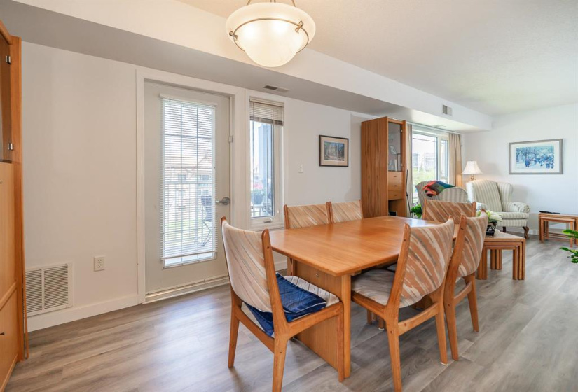 873 Waverley, 2 Bedrooms Bedrooms, 9 Rooms Rooms,2 BathroomsBathrooms,Condominium,For Sale,Waverley