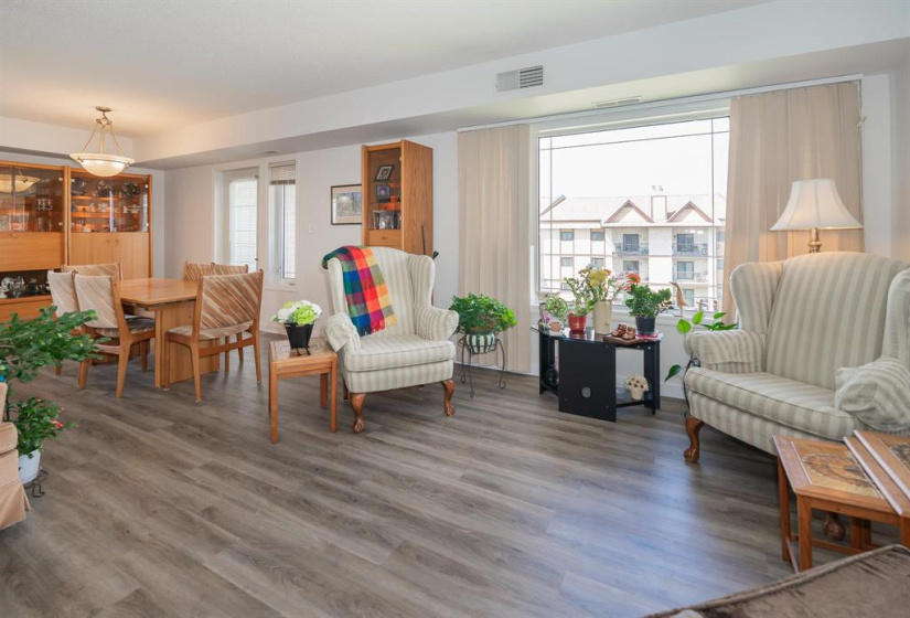 873 Waverley, 2 Bedrooms Bedrooms, 9 Rooms Rooms,2 BathroomsBathrooms,Condominium,For Sale,Waverley