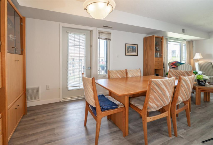 873 Waverley, 2 Bedrooms Bedrooms, 9 Rooms Rooms,2 BathroomsBathrooms,Condominium,For Sale,Waverley