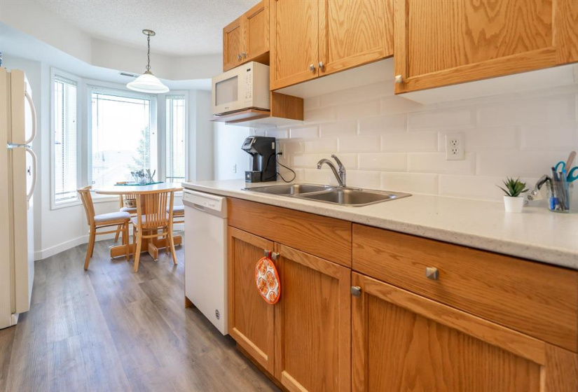 873 Waverley, 2 Bedrooms Bedrooms, 9 Rooms Rooms,2 BathroomsBathrooms,Condominium,For Sale,Waverley