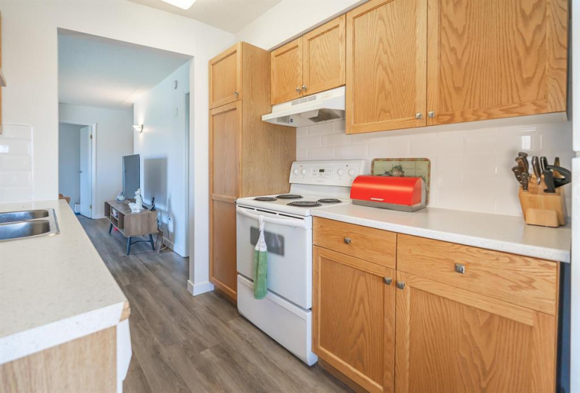 873 Waverley, 2 Bedrooms Bedrooms, 9 Rooms Rooms,2 BathroomsBathrooms,Condominium,For Sale,Waverley