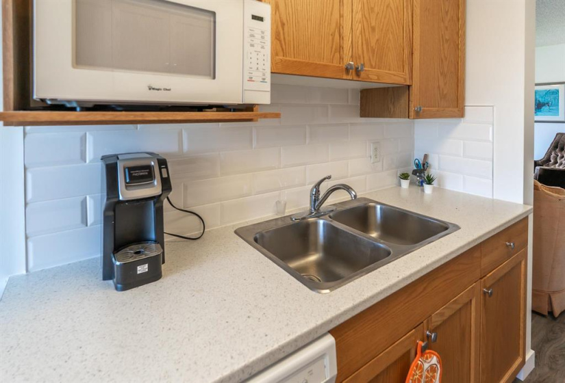873 Waverley, 2 Bedrooms Bedrooms, 9 Rooms Rooms,2 BathroomsBathrooms,Condominium,For Sale,Waverley