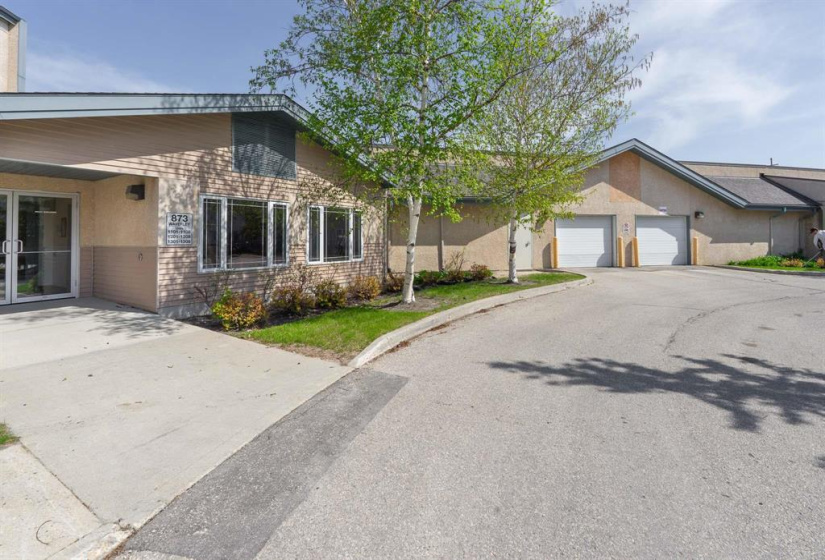 873 Waverley, 2 Bedrooms Bedrooms, 9 Rooms Rooms,2 BathroomsBathrooms,Condominium,For Sale,Waverley