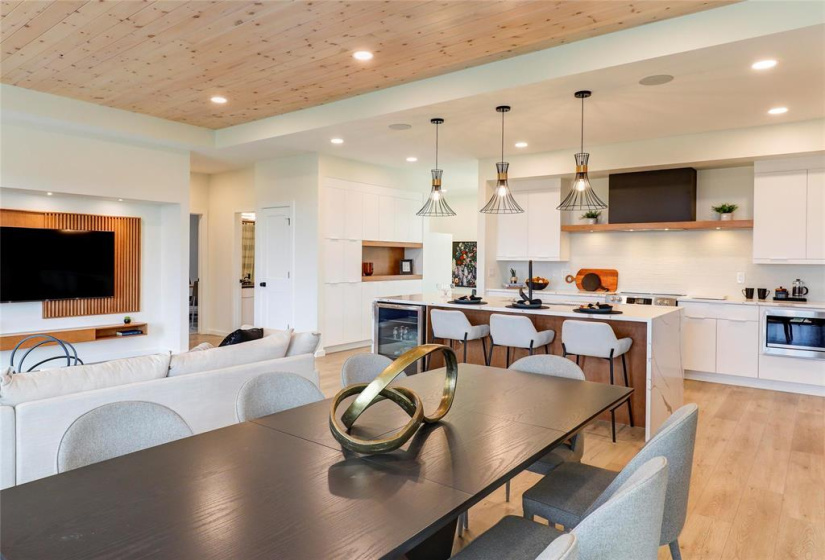 3 Addison, 3 Bedrooms Bedrooms, 10 Rooms Rooms,2 BathroomsBathrooms,Residential,For Sale,Addison