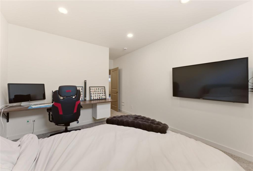 480 Maconnell, 5 Bedrooms Bedrooms, 17 Rooms Rooms,3 BathroomsBathrooms,Residential,For Sale,Maconnell