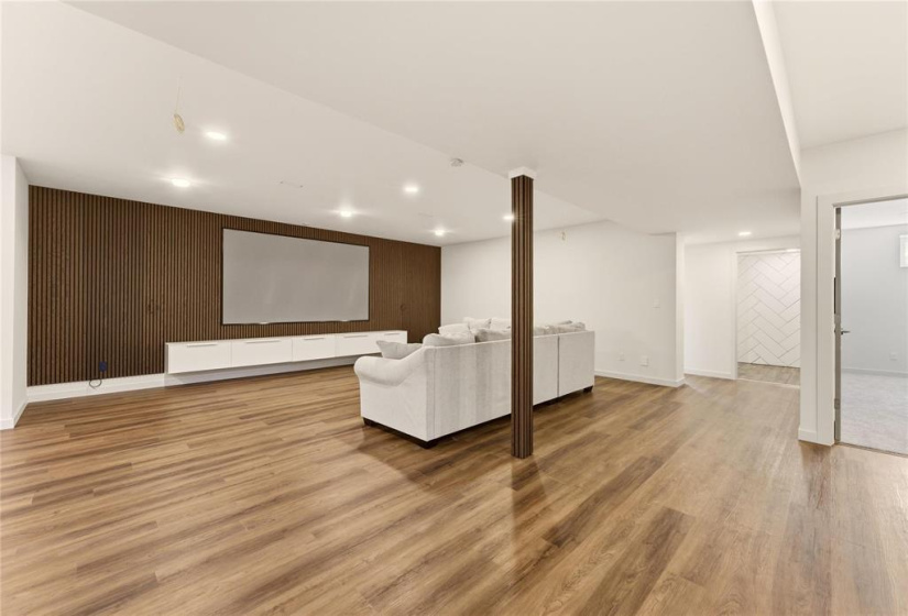 480 Maconnell, 5 Bedrooms Bedrooms, 17 Rooms Rooms,3 BathroomsBathrooms,Residential,For Sale,Maconnell