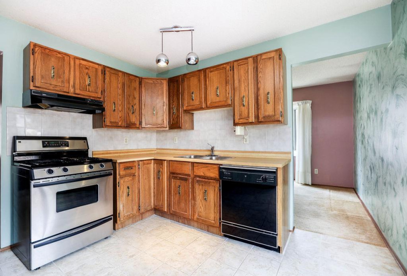 22 Swan Lake, 3 Bedrooms Bedrooms, 12 Rooms Rooms,2 BathroomsBathrooms,Residential,For Sale,Swan Lake