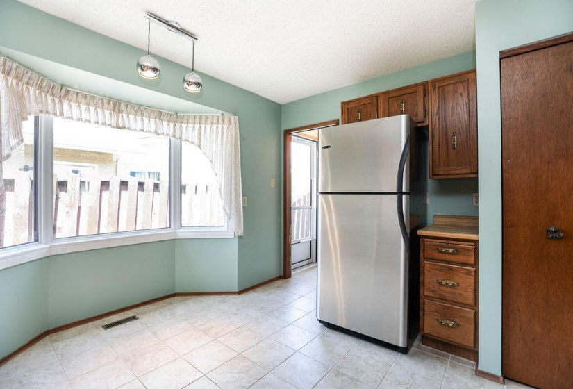 22 Swan Lake, 3 Bedrooms Bedrooms, 12 Rooms Rooms,2 BathroomsBathrooms,Residential,For Sale,Swan Lake