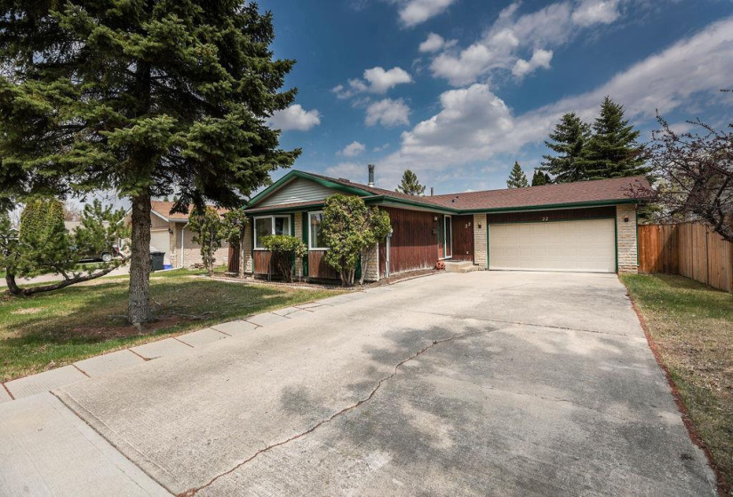22 Swan Lake, 3 Bedrooms Bedrooms, 12 Rooms Rooms,2 BathroomsBathrooms,Residential,For Sale,Swan Lake
