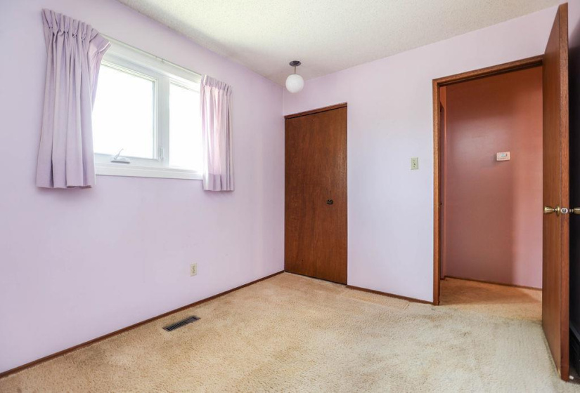 22 Swan Lake, 3 Bedrooms Bedrooms, 12 Rooms Rooms,2 BathroomsBathrooms,Residential,For Sale,Swan Lake