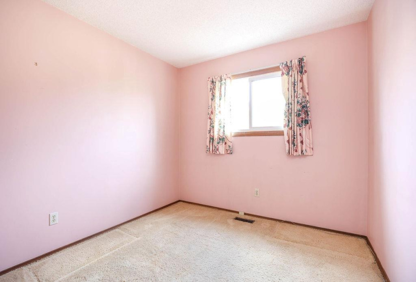 22 Swan Lake, 3 Bedrooms Bedrooms, 12 Rooms Rooms,2 BathroomsBathrooms,Residential,For Sale,Swan Lake