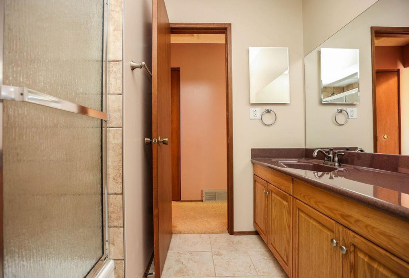 22 Swan Lake, 3 Bedrooms Bedrooms, 12 Rooms Rooms,2 BathroomsBathrooms,Residential,For Sale,Swan Lake