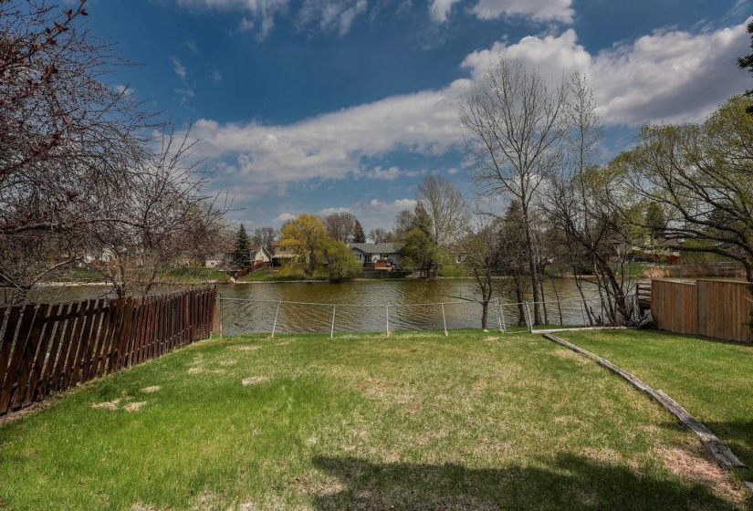 22 Swan Lake, 3 Bedrooms Bedrooms, 12 Rooms Rooms,2 BathroomsBathrooms,Residential,For Sale,Swan Lake