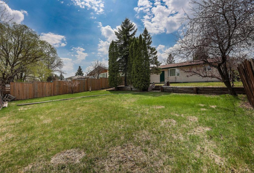 22 Swan Lake, 3 Bedrooms Bedrooms, 12 Rooms Rooms,2 BathroomsBathrooms,Residential,For Sale,Swan Lake