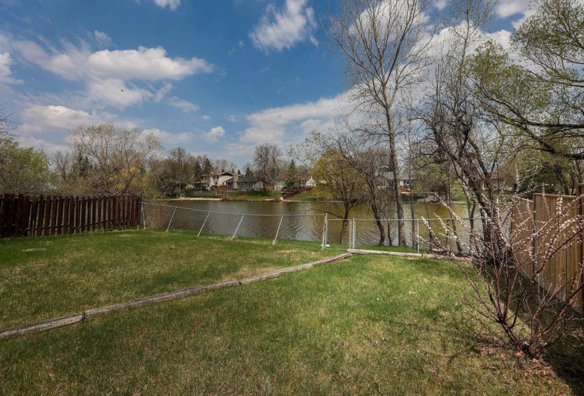 22 Swan Lake, 3 Bedrooms Bedrooms, 12 Rooms Rooms,2 BathroomsBathrooms,Residential,For Sale,Swan Lake