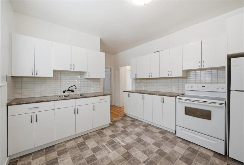 498 Mountain, 3 Bedrooms Bedrooms, 9 Rooms Rooms,2 BathroomsBathrooms,Residential,For Sale,Mountain