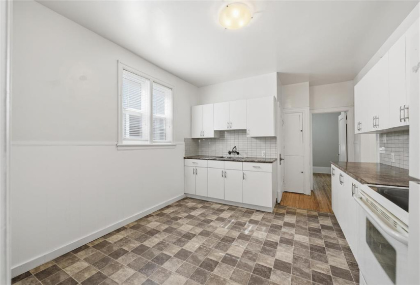 498 Mountain, 3 Bedrooms Bedrooms, 9 Rooms Rooms,2 BathroomsBathrooms,Residential,For Sale,Mountain
