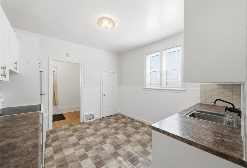 498 Mountain, 3 Bedrooms Bedrooms, 9 Rooms Rooms,2 BathroomsBathrooms,Residential,For Sale,Mountain