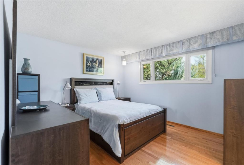 251 Augusta, 3 Bedrooms Bedrooms, 14 Rooms Rooms,3 BathroomsBathrooms,Residential,For Sale,Augusta