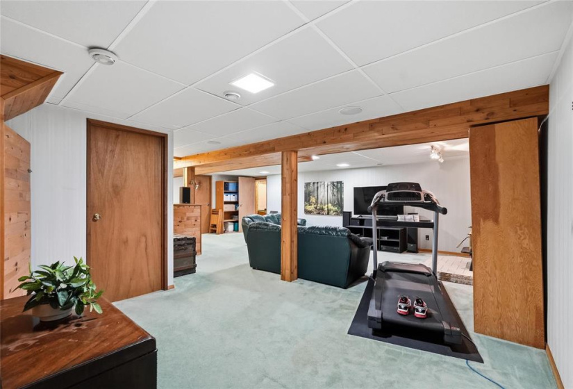 251 Augusta, 3 Bedrooms Bedrooms, 14 Rooms Rooms,3 BathroomsBathrooms,Residential,For Sale,Augusta