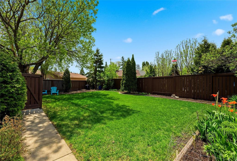 251 Augusta, 3 Bedrooms Bedrooms, 14 Rooms Rooms,3 BathroomsBathrooms,Residential,For Sale,Augusta