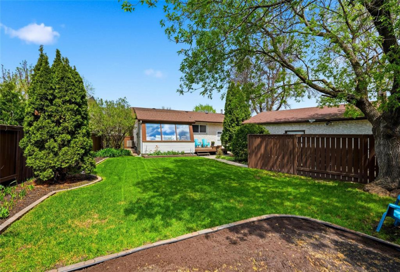 251 Augusta, 3 Bedrooms Bedrooms, 14 Rooms Rooms,3 BathroomsBathrooms,Residential,For Sale,Augusta