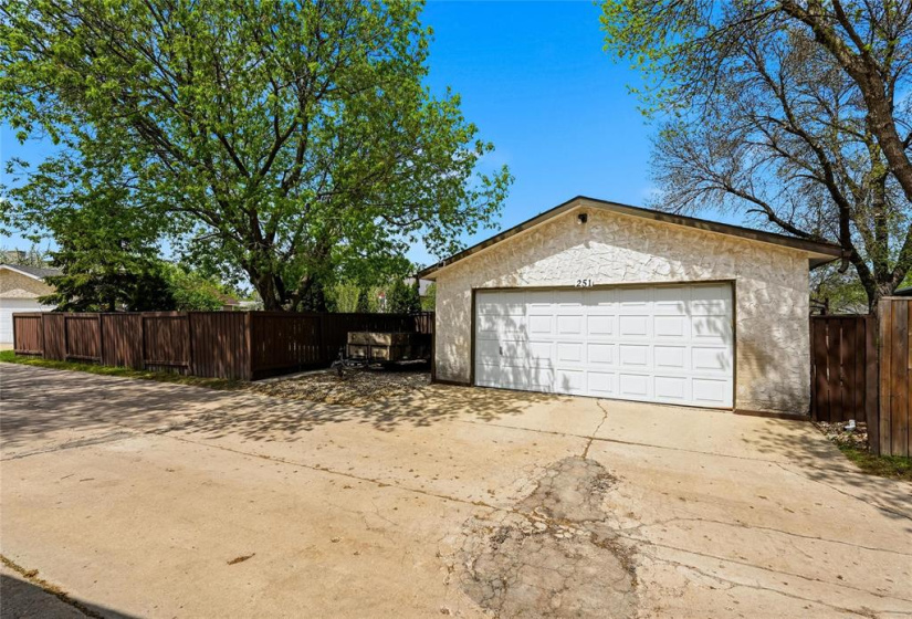 251 Augusta, 3 Bedrooms Bedrooms, 14 Rooms Rooms,3 BathroomsBathrooms,Residential,For Sale,Augusta