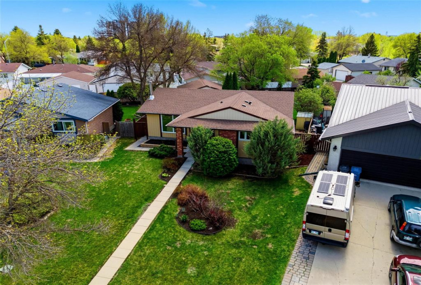 251 Augusta, 3 Bedrooms Bedrooms, 14 Rooms Rooms,3 BathroomsBathrooms,Residential,For Sale,Augusta