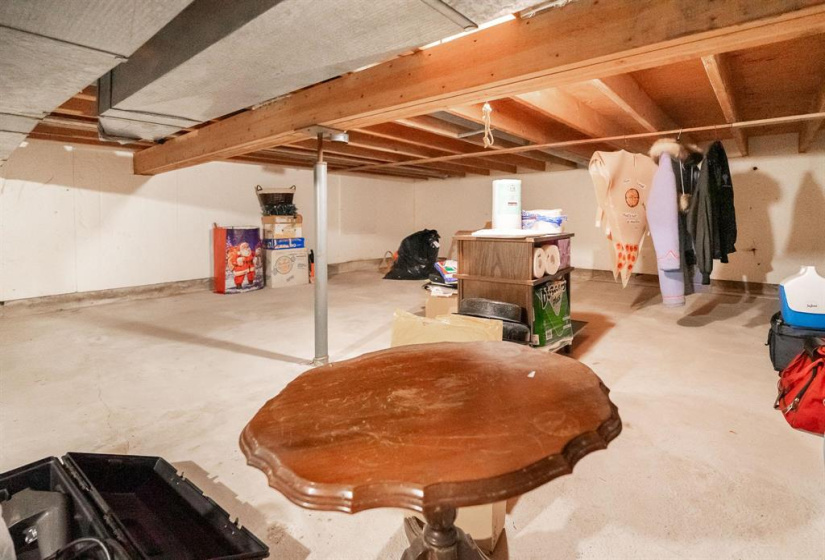 372 Hillary, 3 Bedrooms Bedrooms, 12 Rooms Rooms,2 BathroomsBathrooms,Residential,For Sale,Hillary