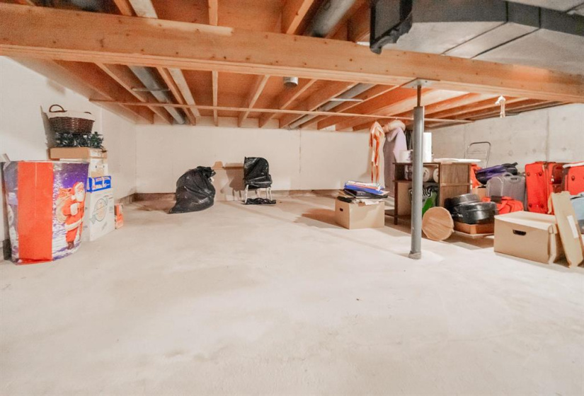 372 Hillary, 3 Bedrooms Bedrooms, 12 Rooms Rooms,2 BathroomsBathrooms,Residential,For Sale,Hillary